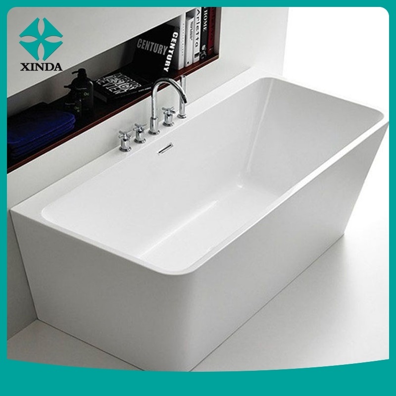 Bath tub