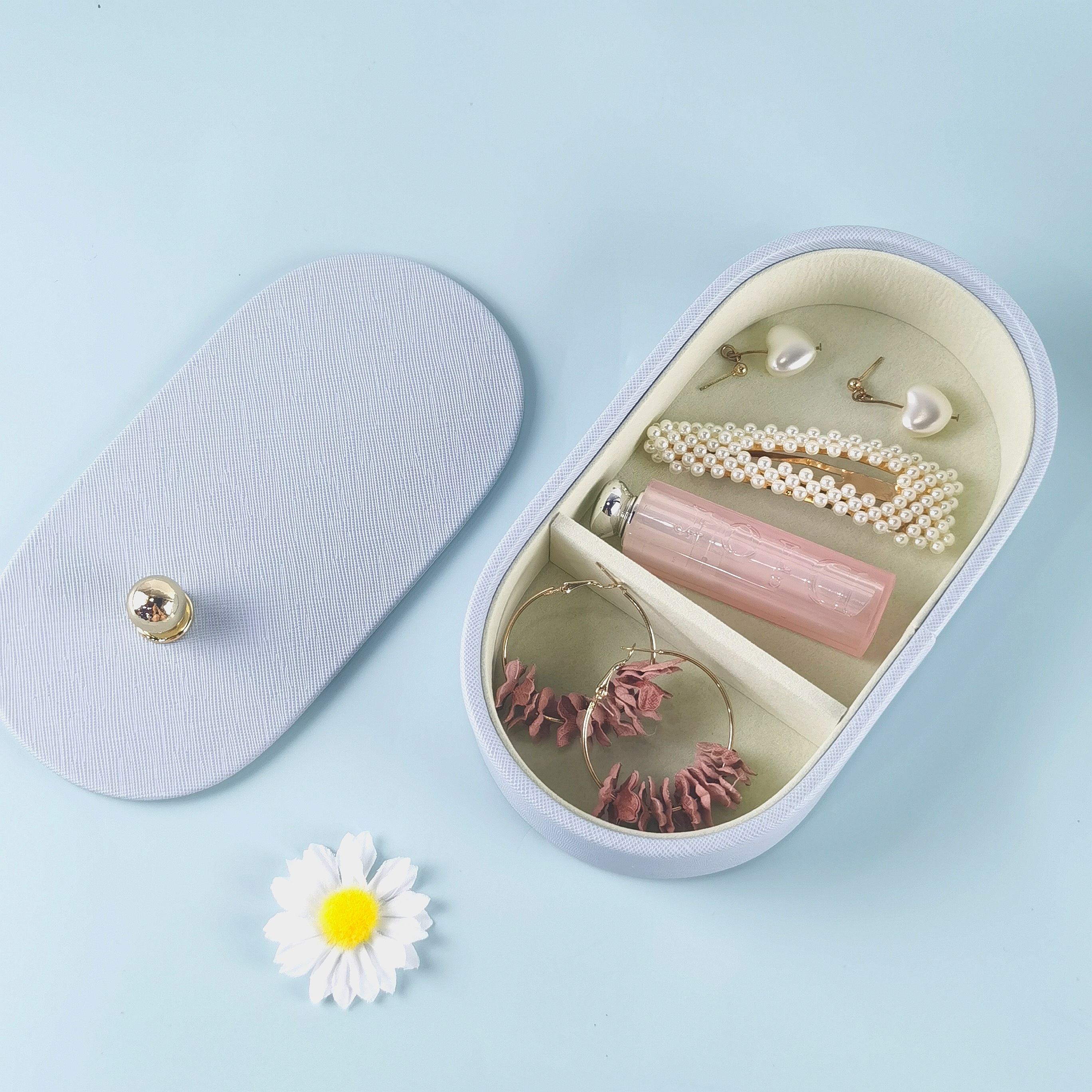 Oval jewelry box