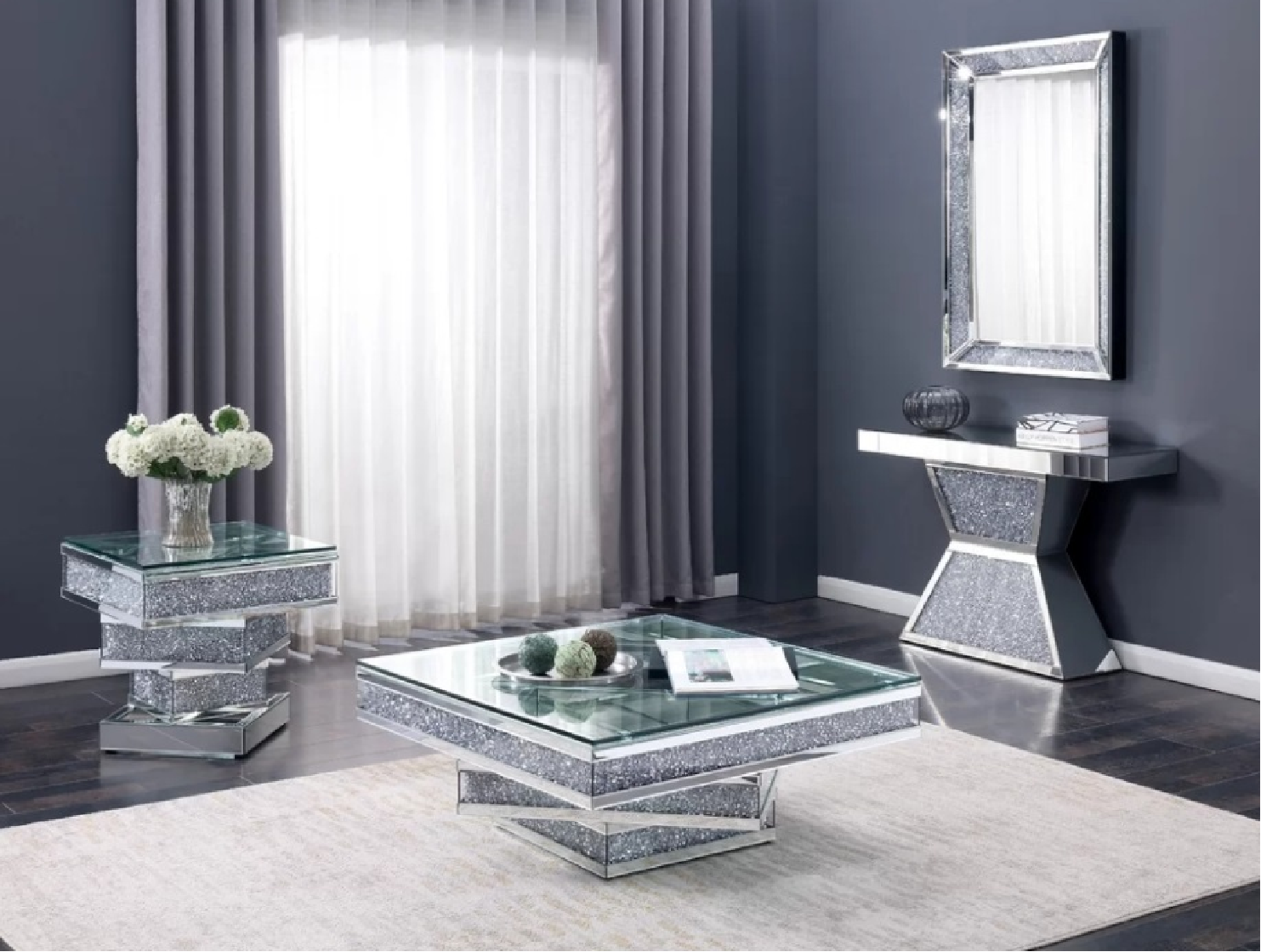 mirrored table/mirrored furniture