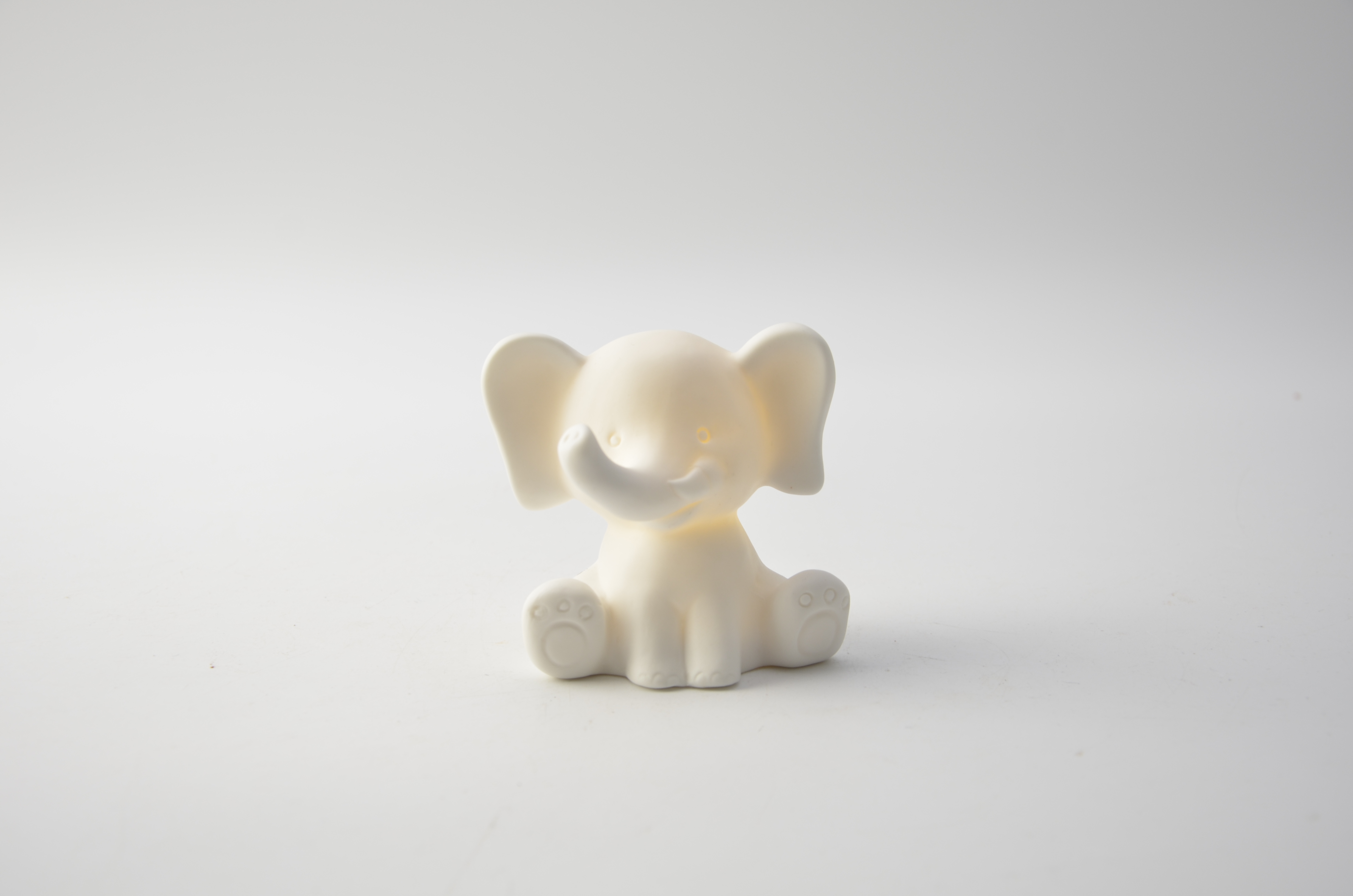 Porcelain ceramic LED elephant decor