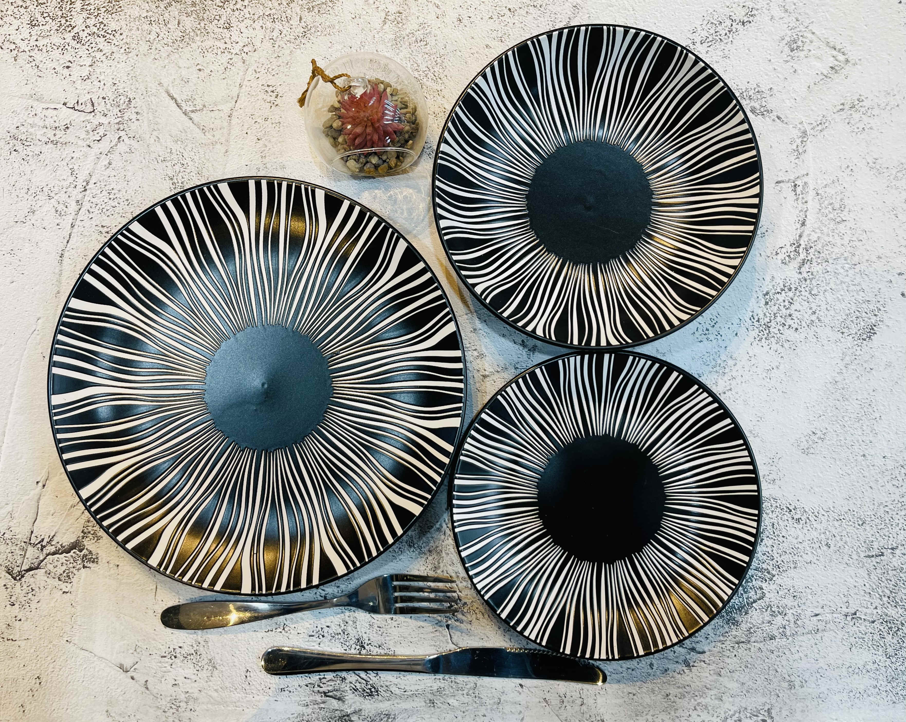 Stoneware padprint dinner set
