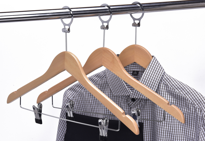 BSCI and FSC wooden hanger with antislip clips hot selling factory price