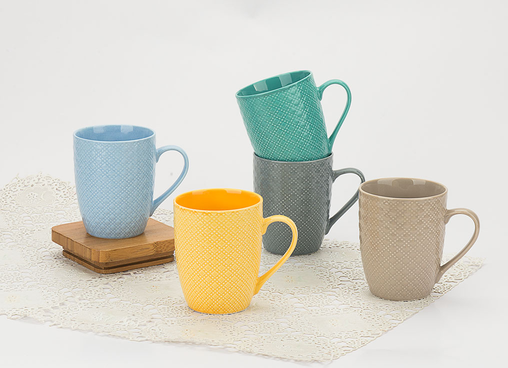 Embossed mug