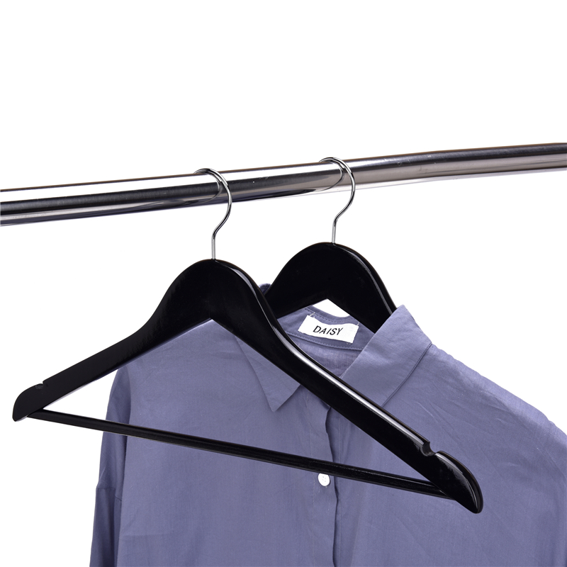 BSCI and FSC certificated wooden hanger with notches and bar storage household products