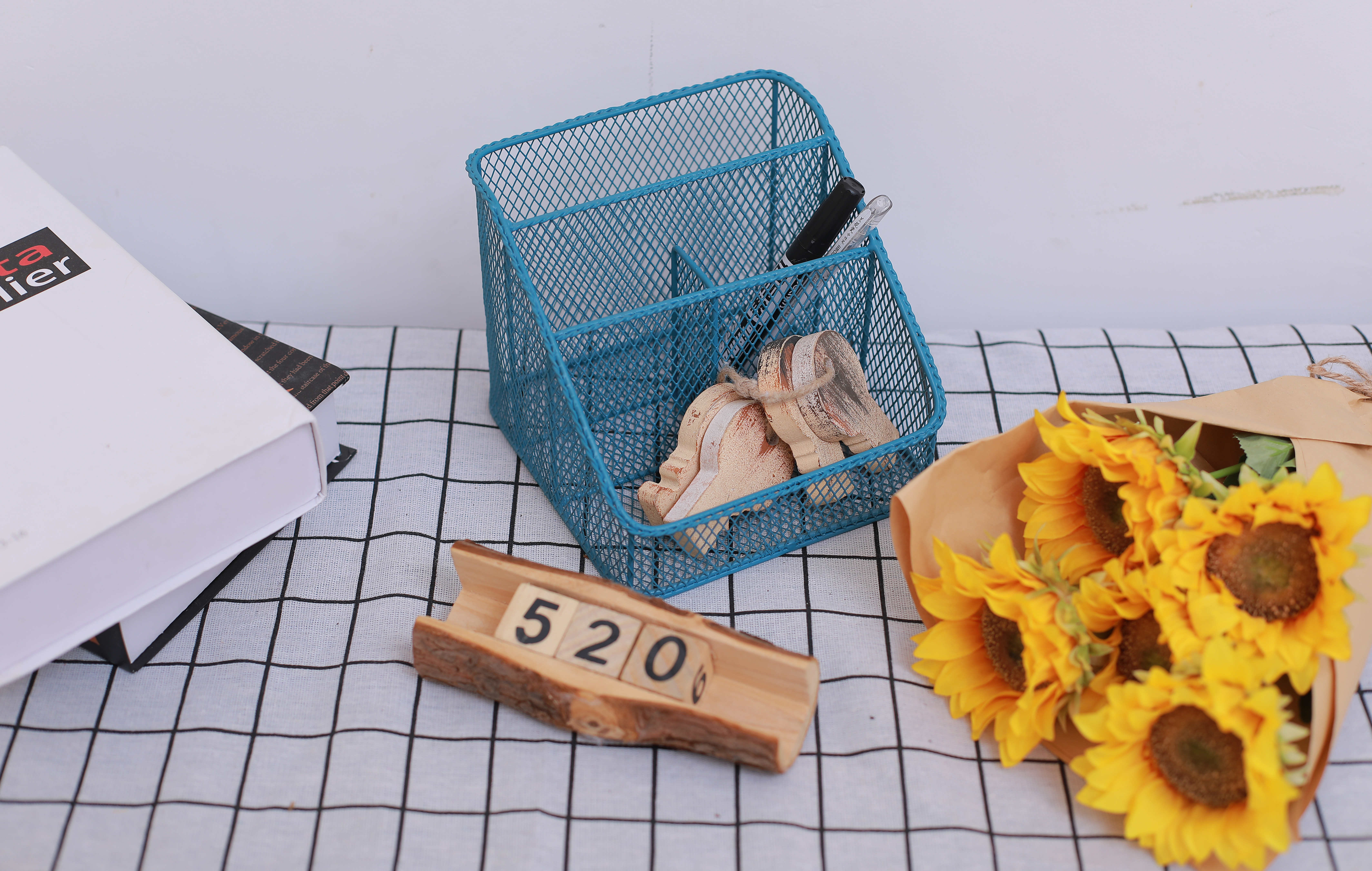 Metal desktop stationery storage basket