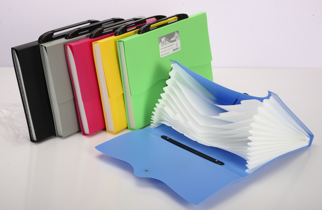A4 Expanding File