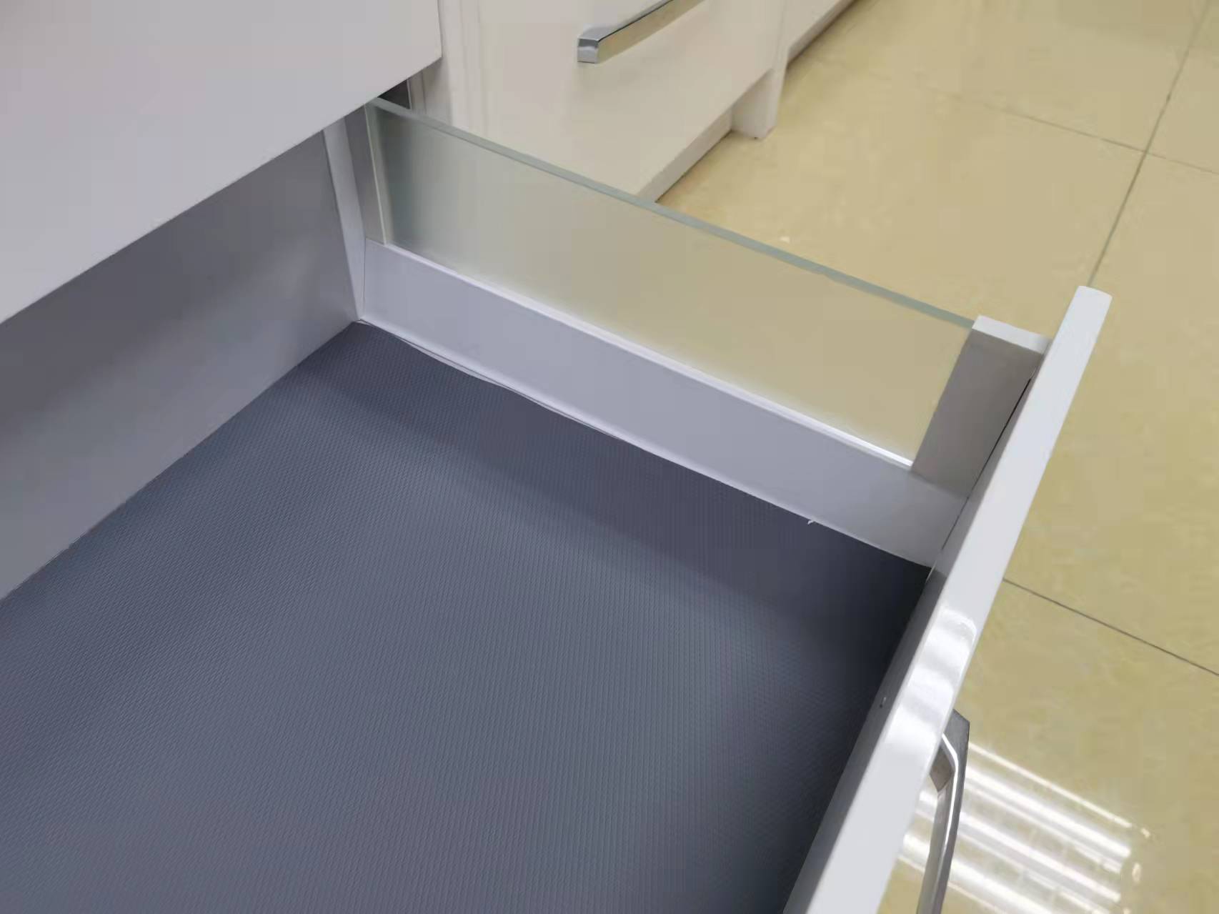 Tandembox with glass