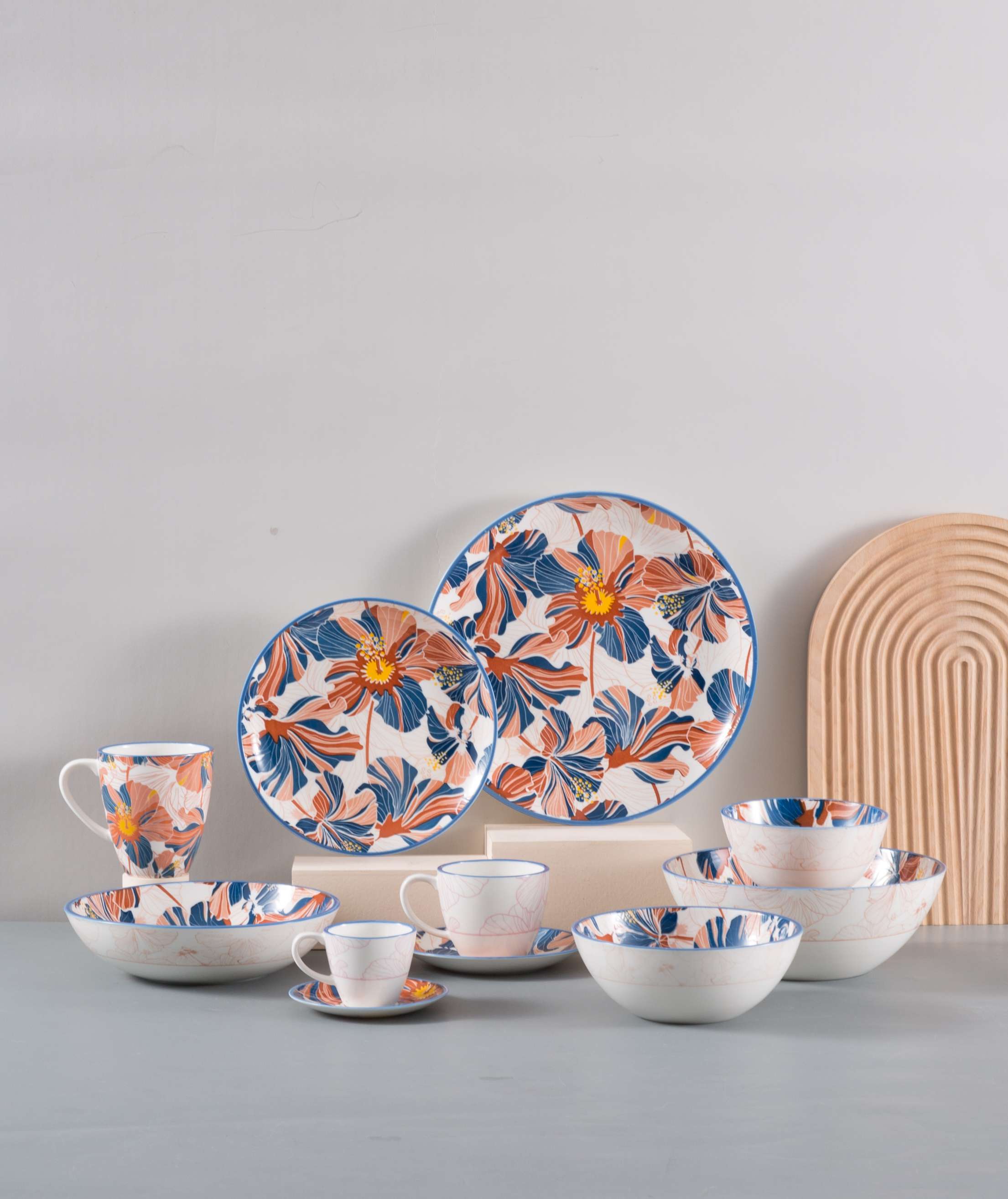 Daily Use New bone China Dinner Set