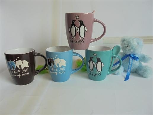Ceramic mug with silk screen