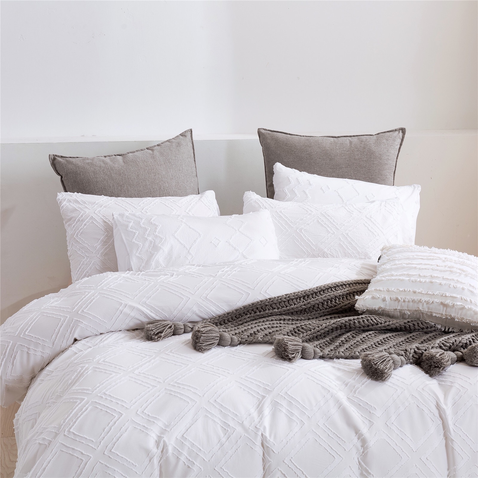 Tufted duvet cover set