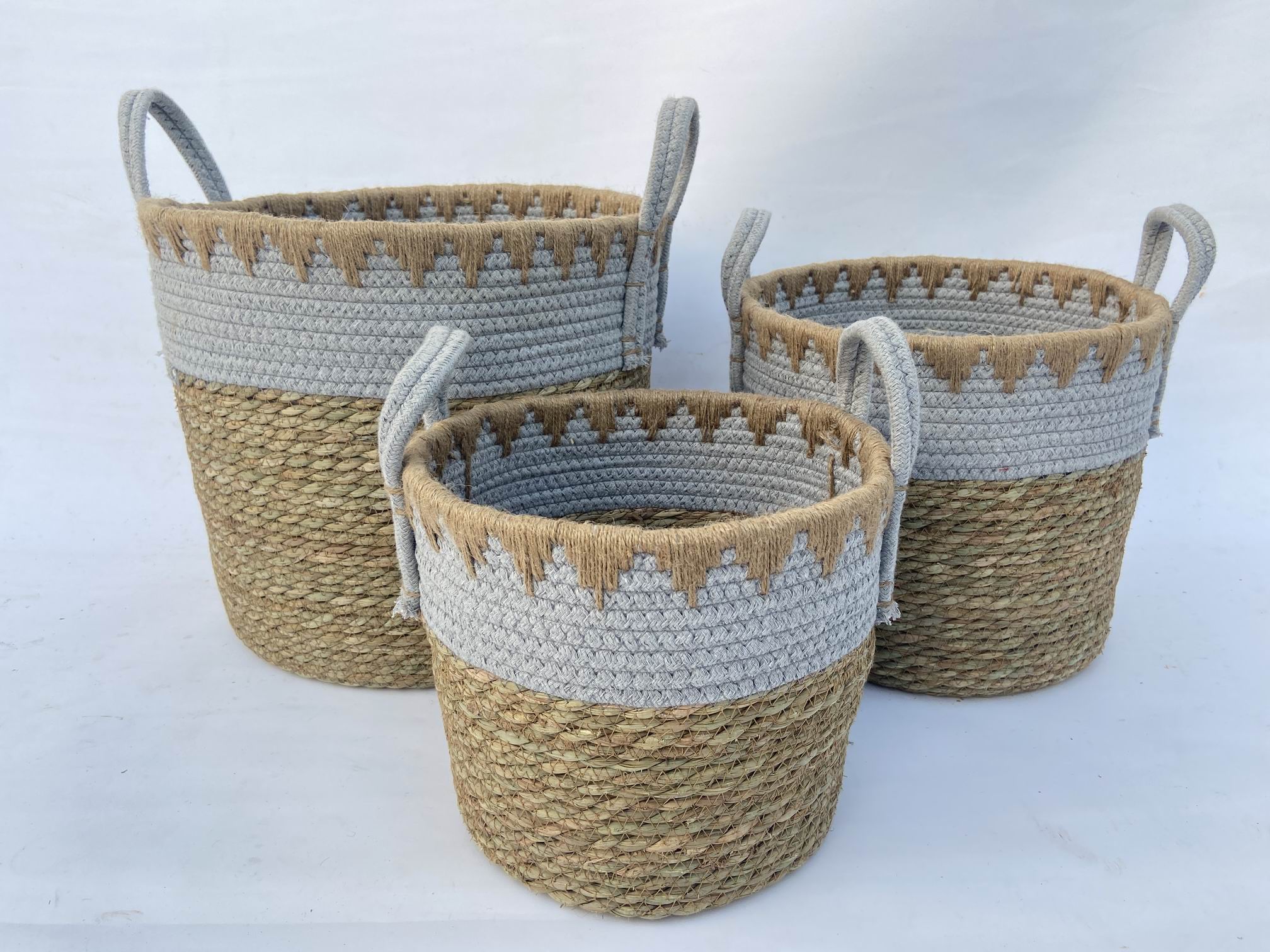 Set of 3 seagrass storage baskets