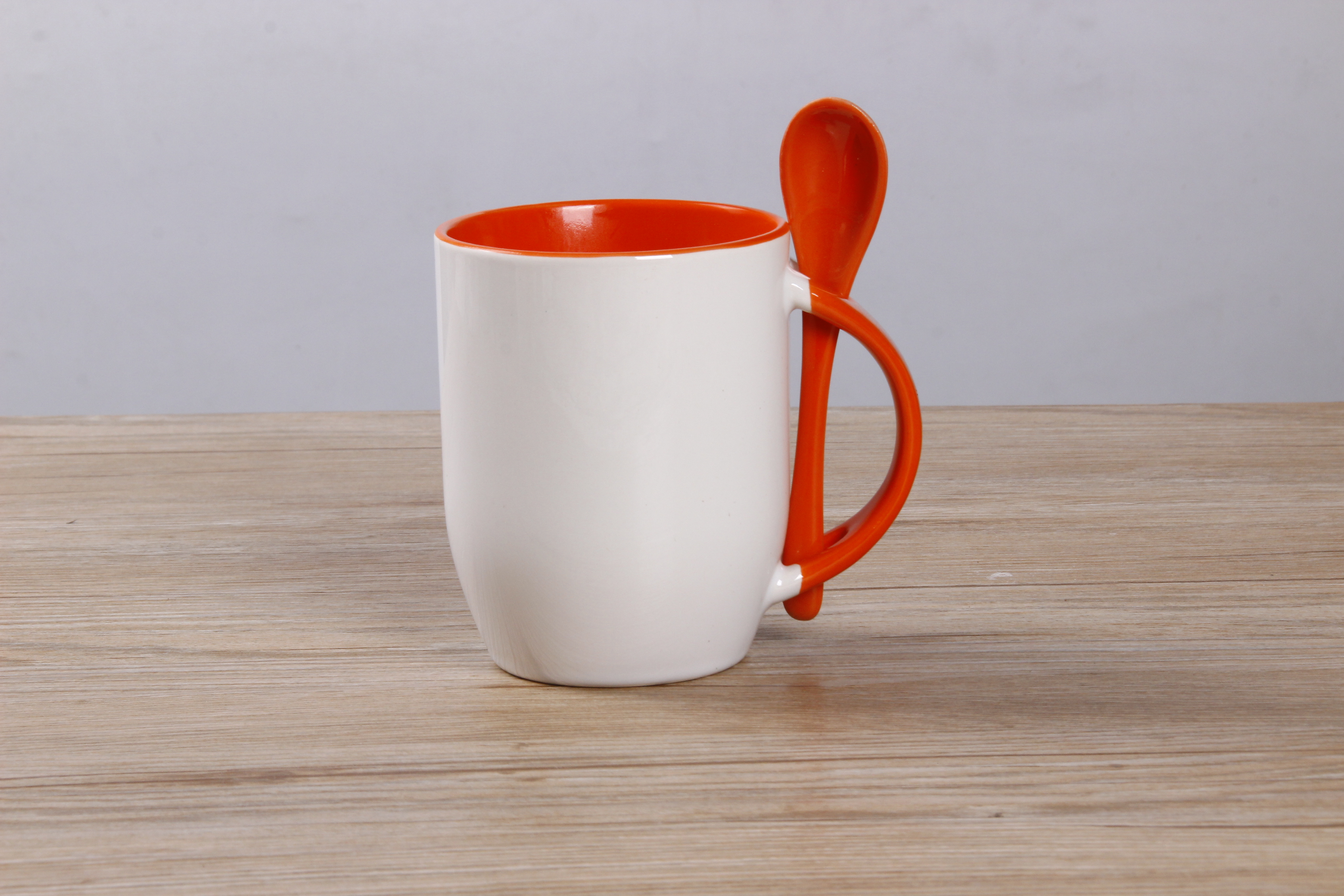 Coffee mug with spoon