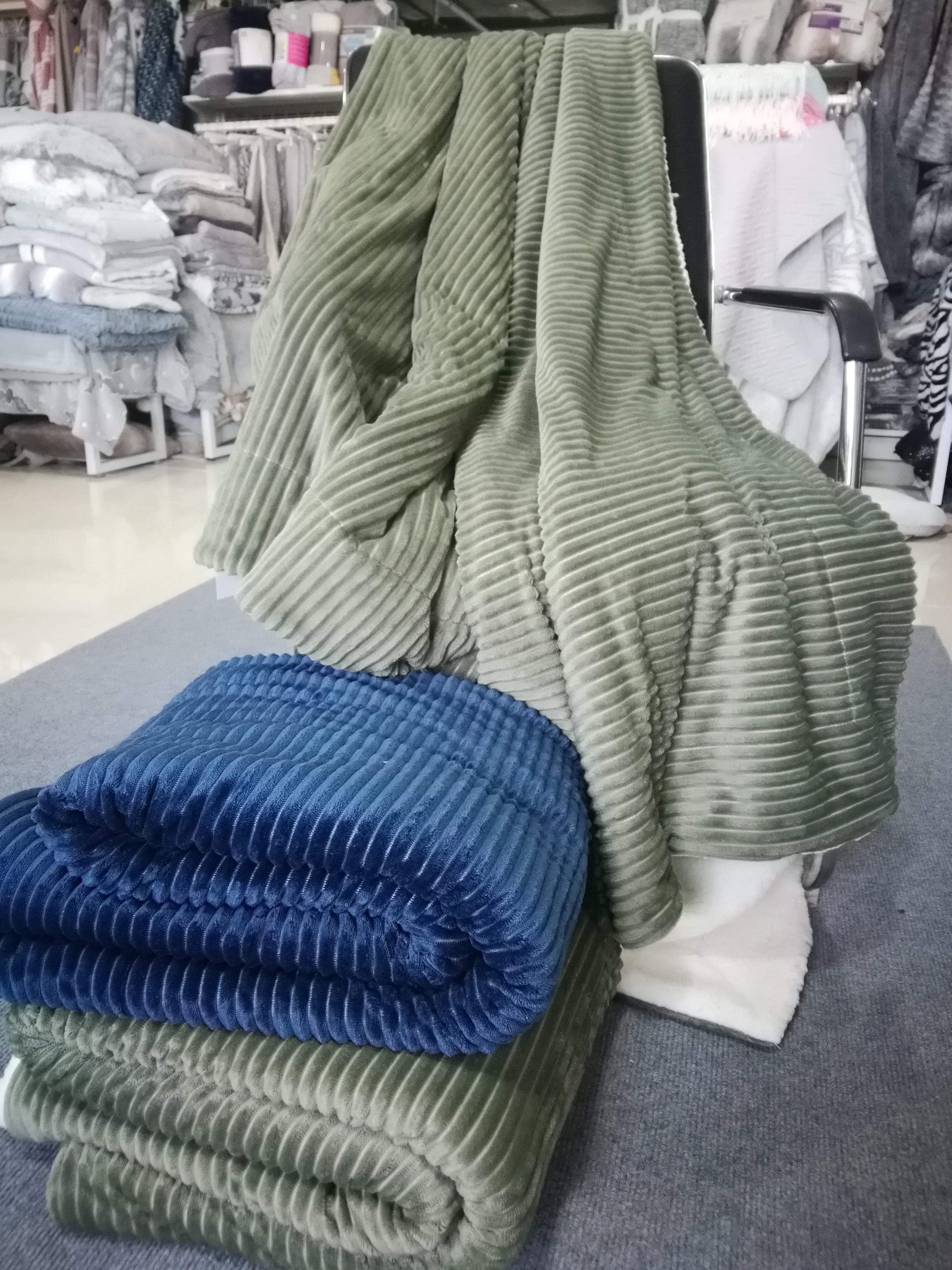 Jacquard stripe flannel+sherpa blanket