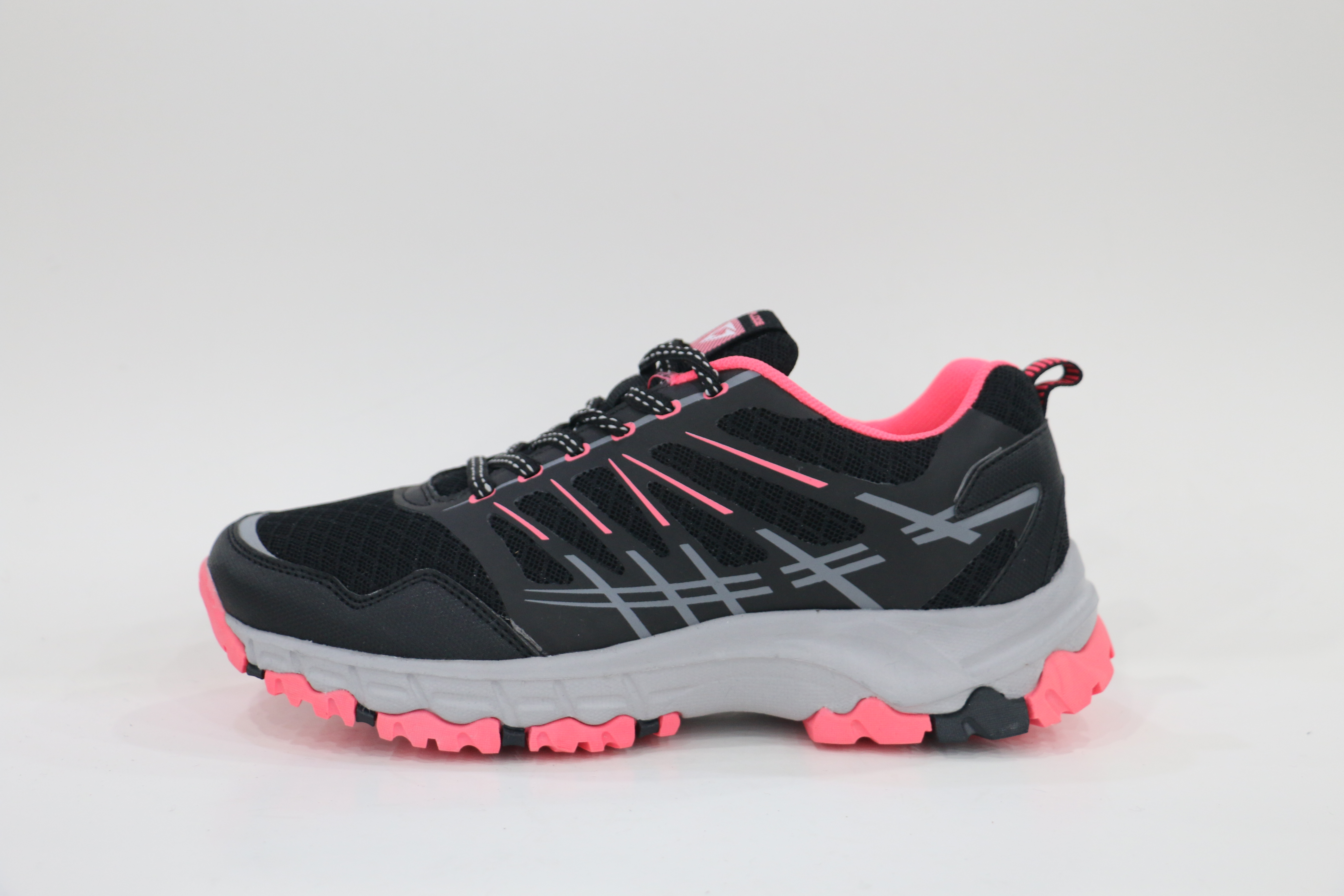 Women's sports shoes