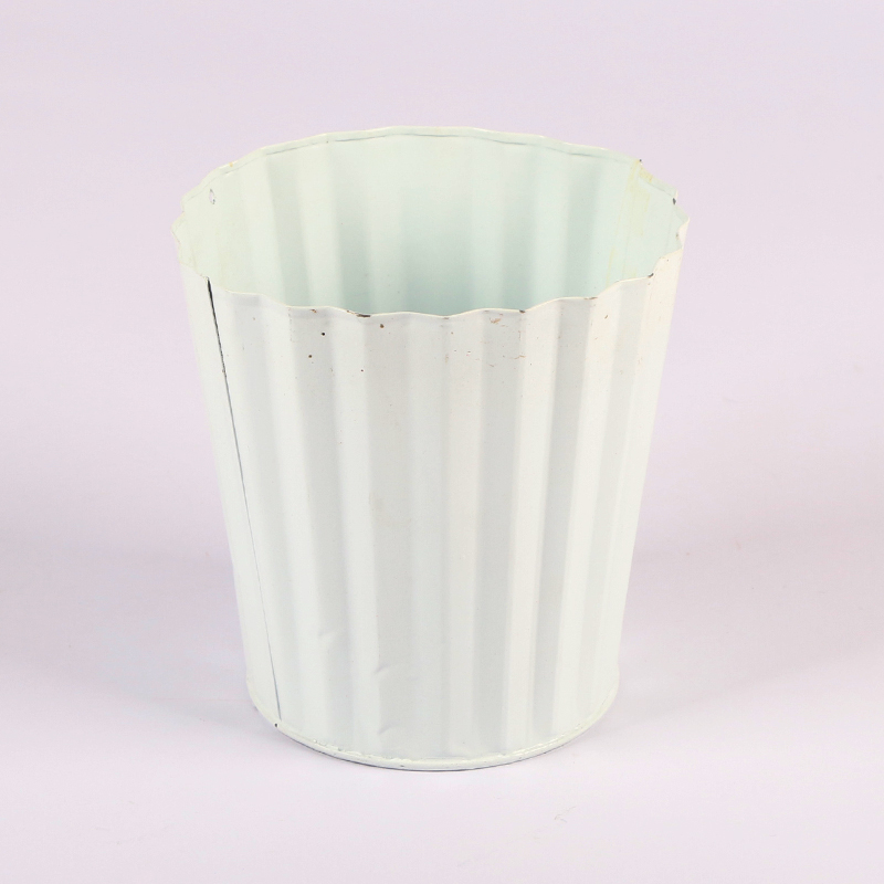 Metal pot