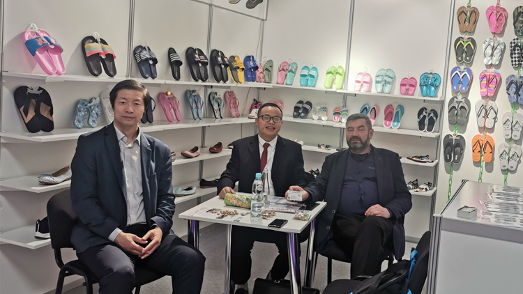 Fuzhou Naixing Trading Co., Ltd. – Literal slippers 1