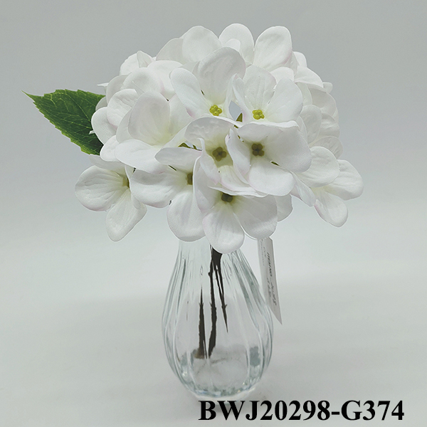 Artificial flower arrangement