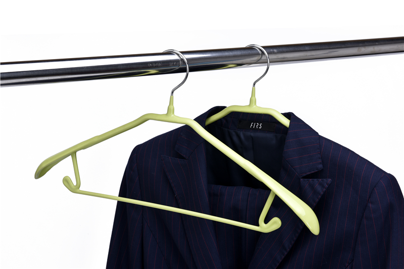 Metal clothes store hanger hot selling pvc coated antislip metal rack stable quality and delivery