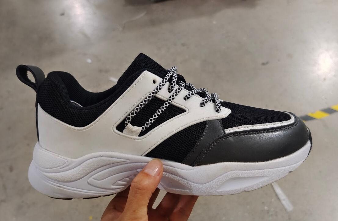 sports shoes
