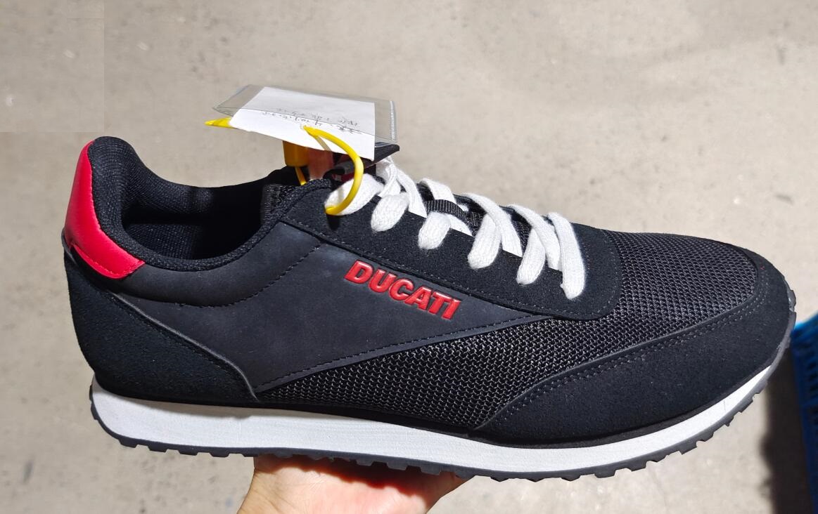 sports shoes