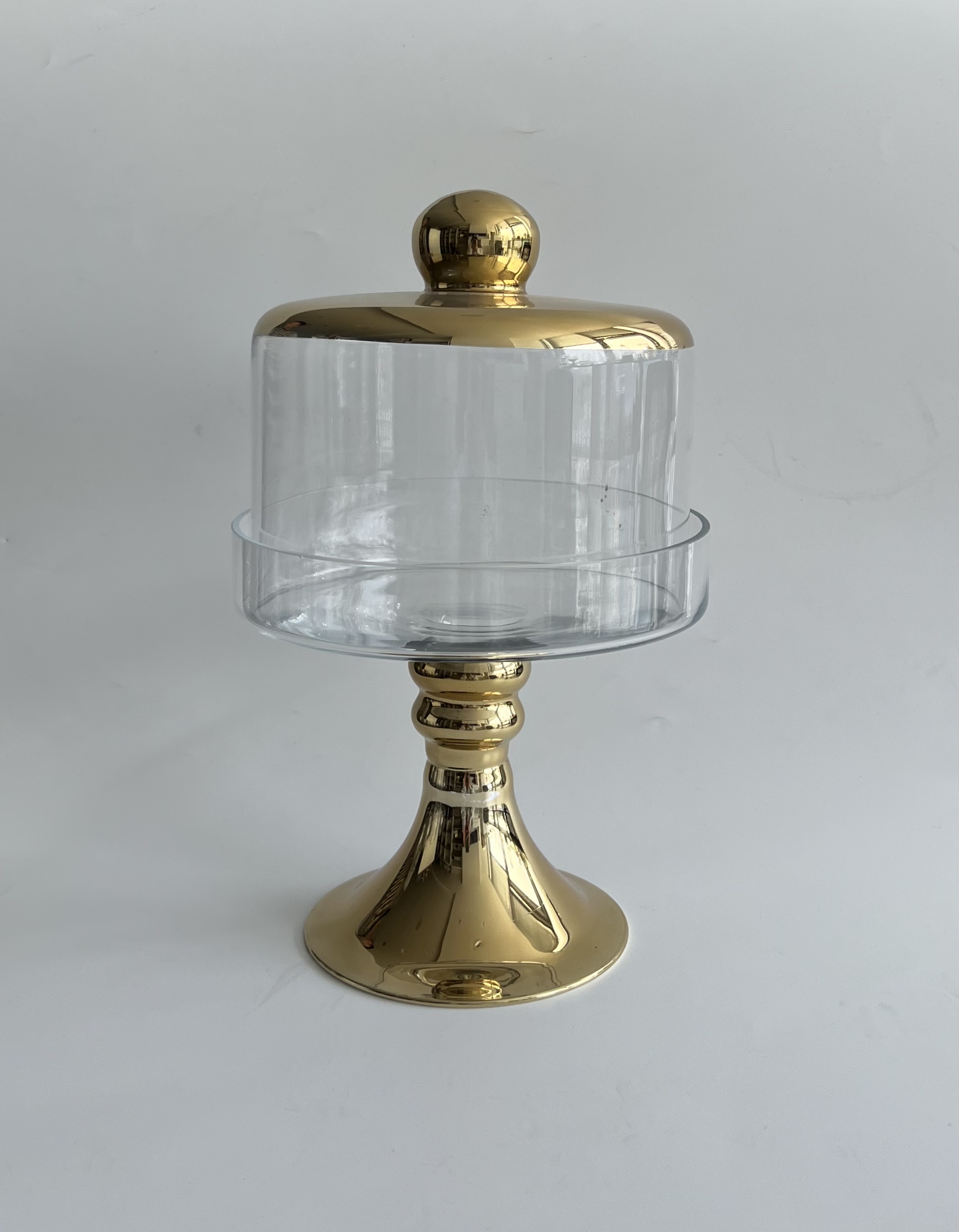 Glass cake plate