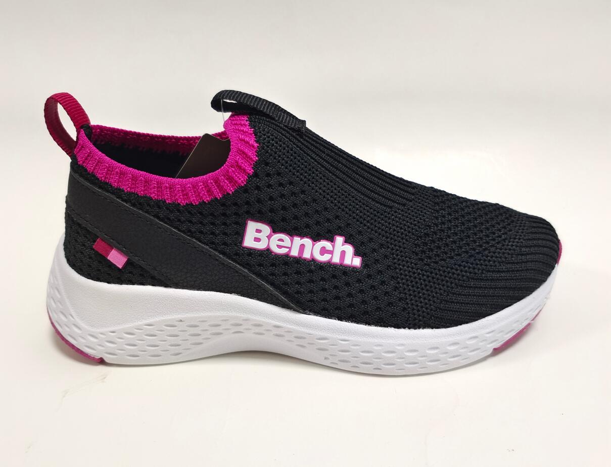 children sports shoes