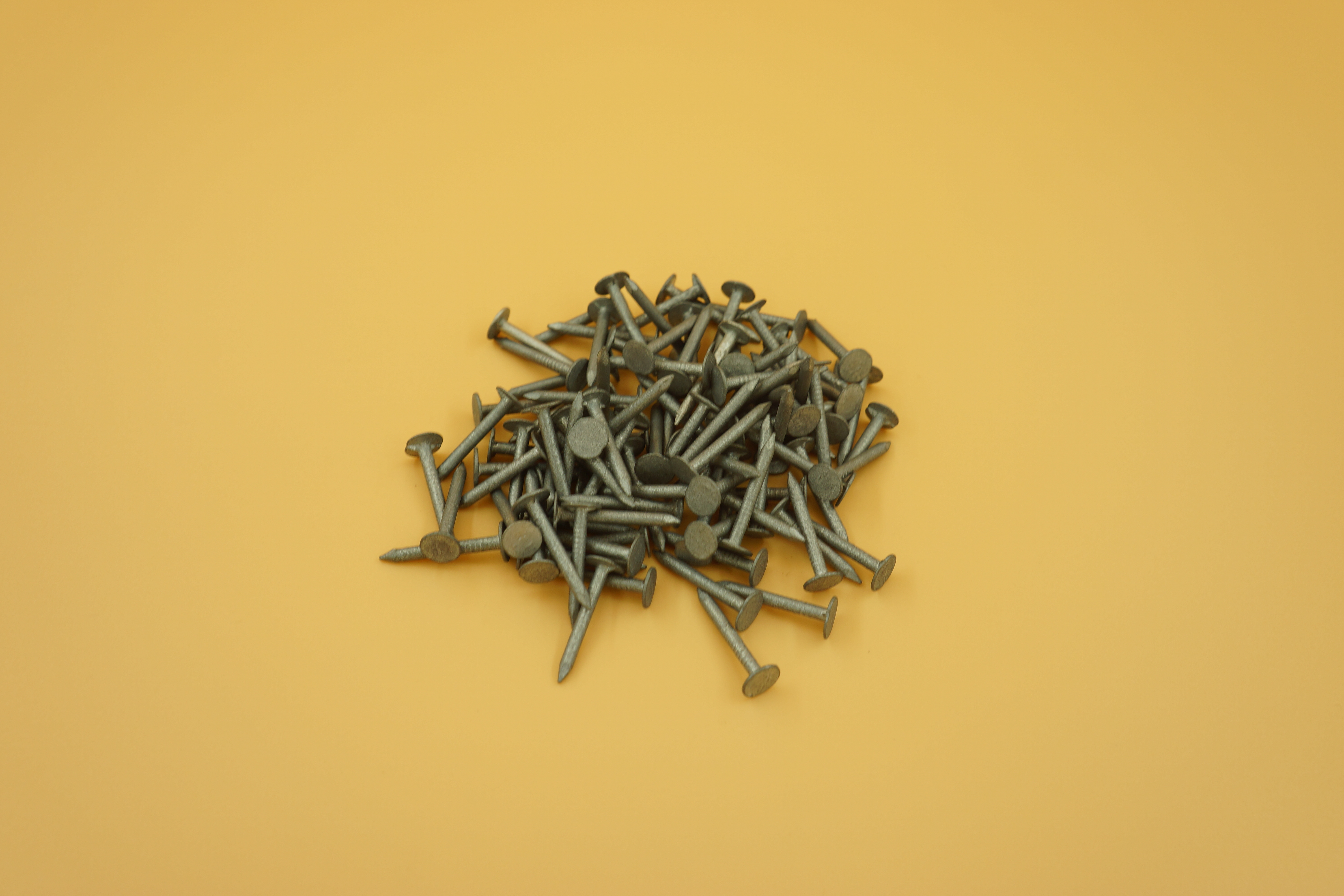 Hot-dipped galvanizing clout nails