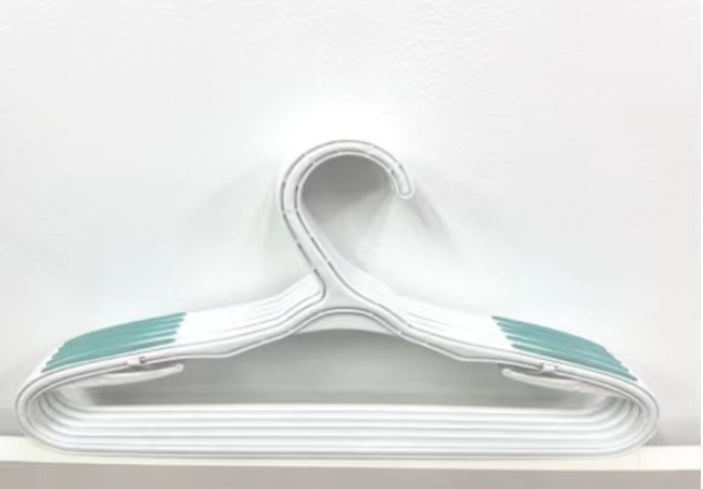 Non-Slip Adlut Hanger
