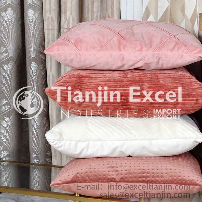 00000AA1-37cushion - flannel, striped, pressed, pleated, fur