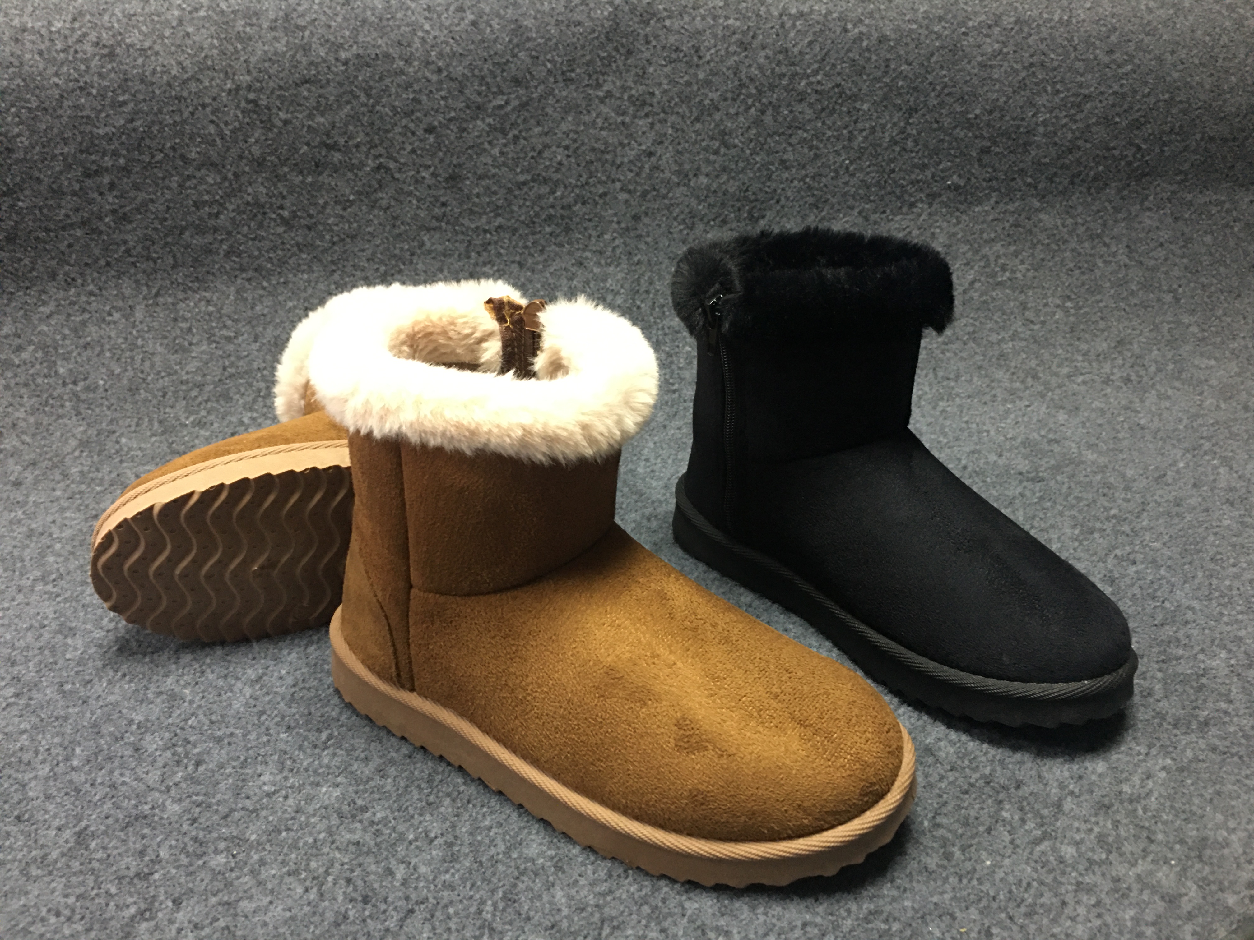 Snow boots