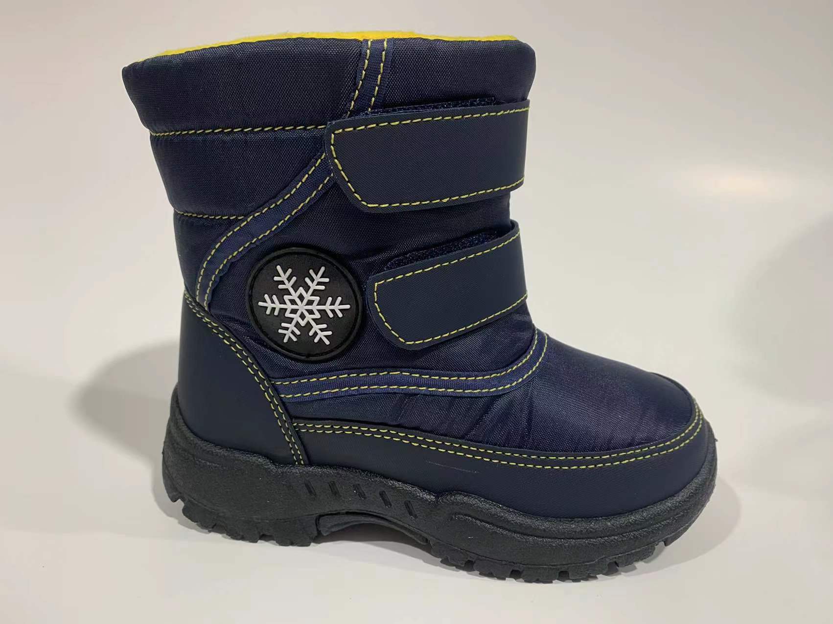 Snow boots