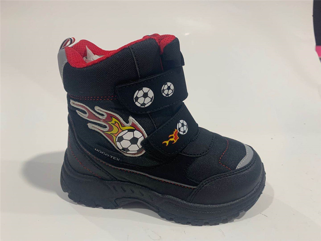 Snow boots