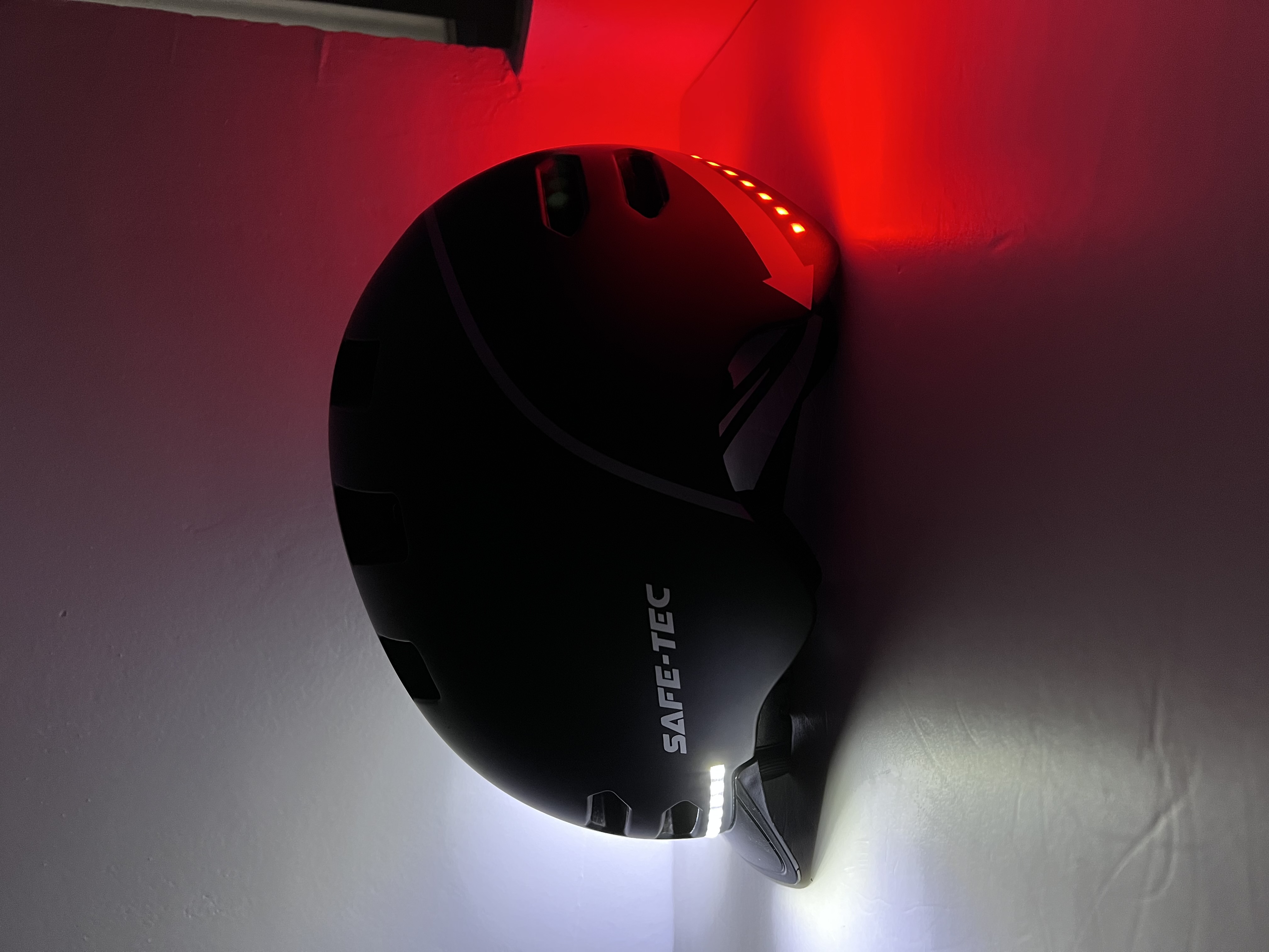 Unisex Wireless Turn Signal Helmet
