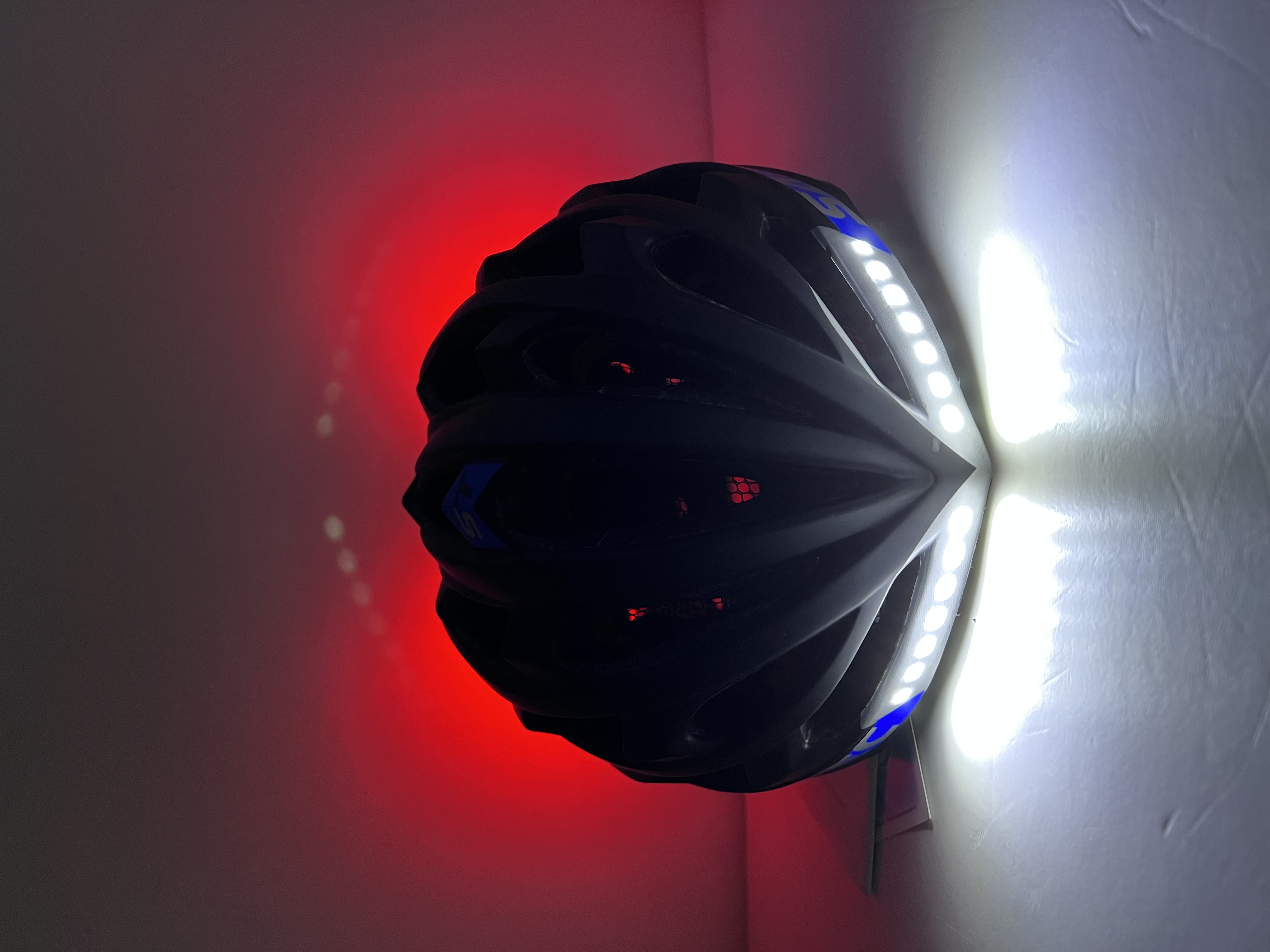 Road Helmet with Wireless Turn Signal and Bluetooth