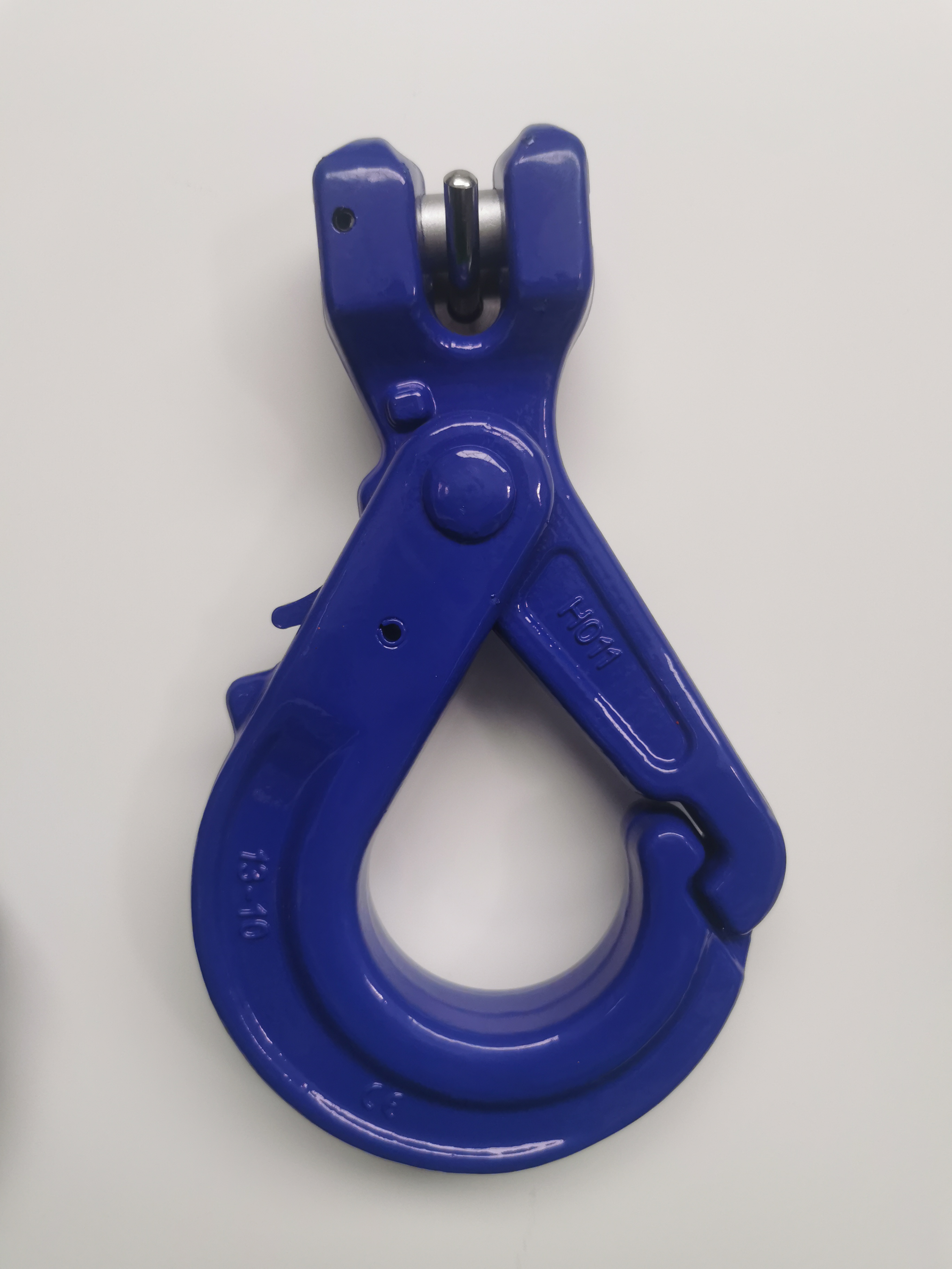 G100 clevis self locking hook with notched tip