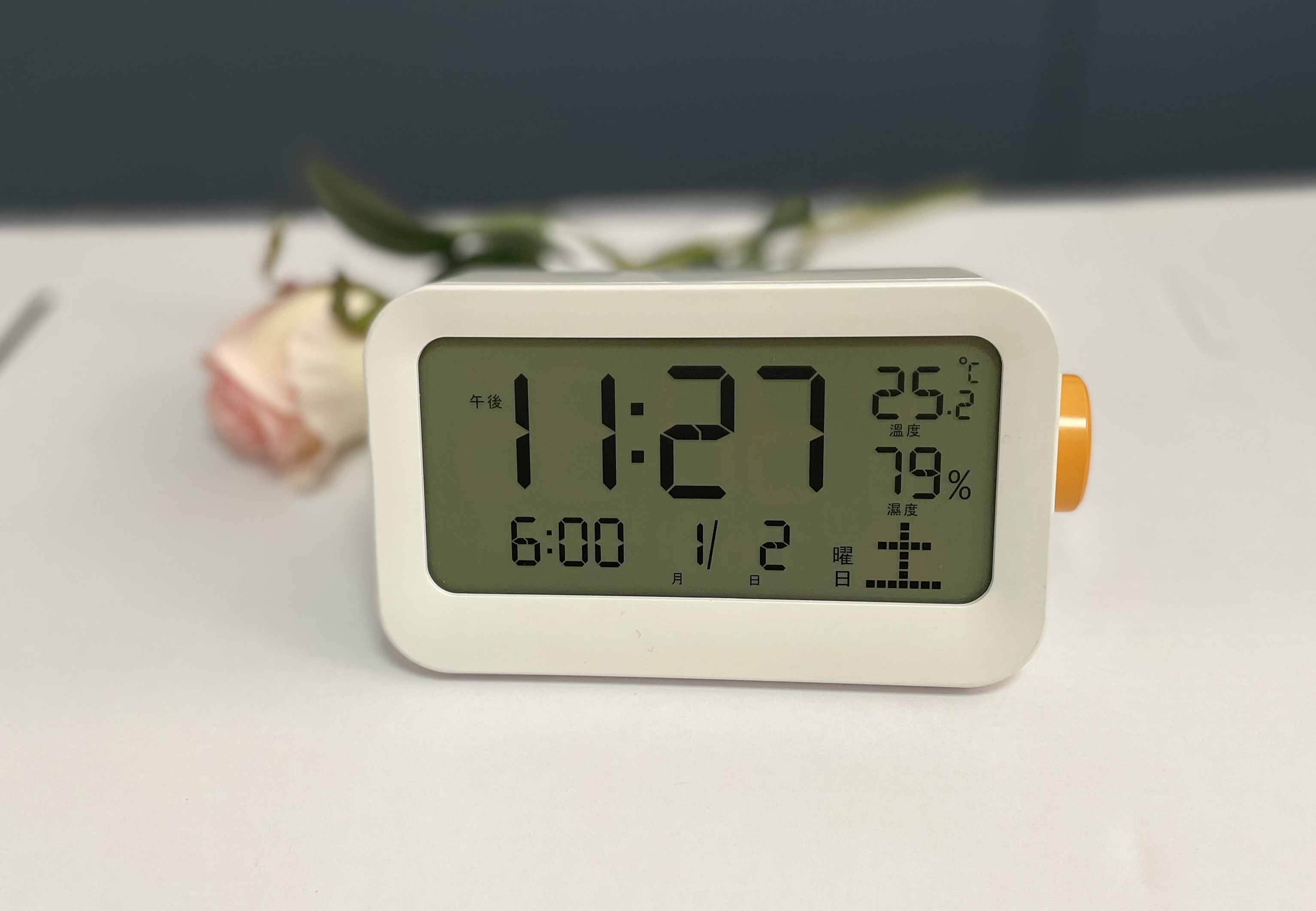 Lcd clock