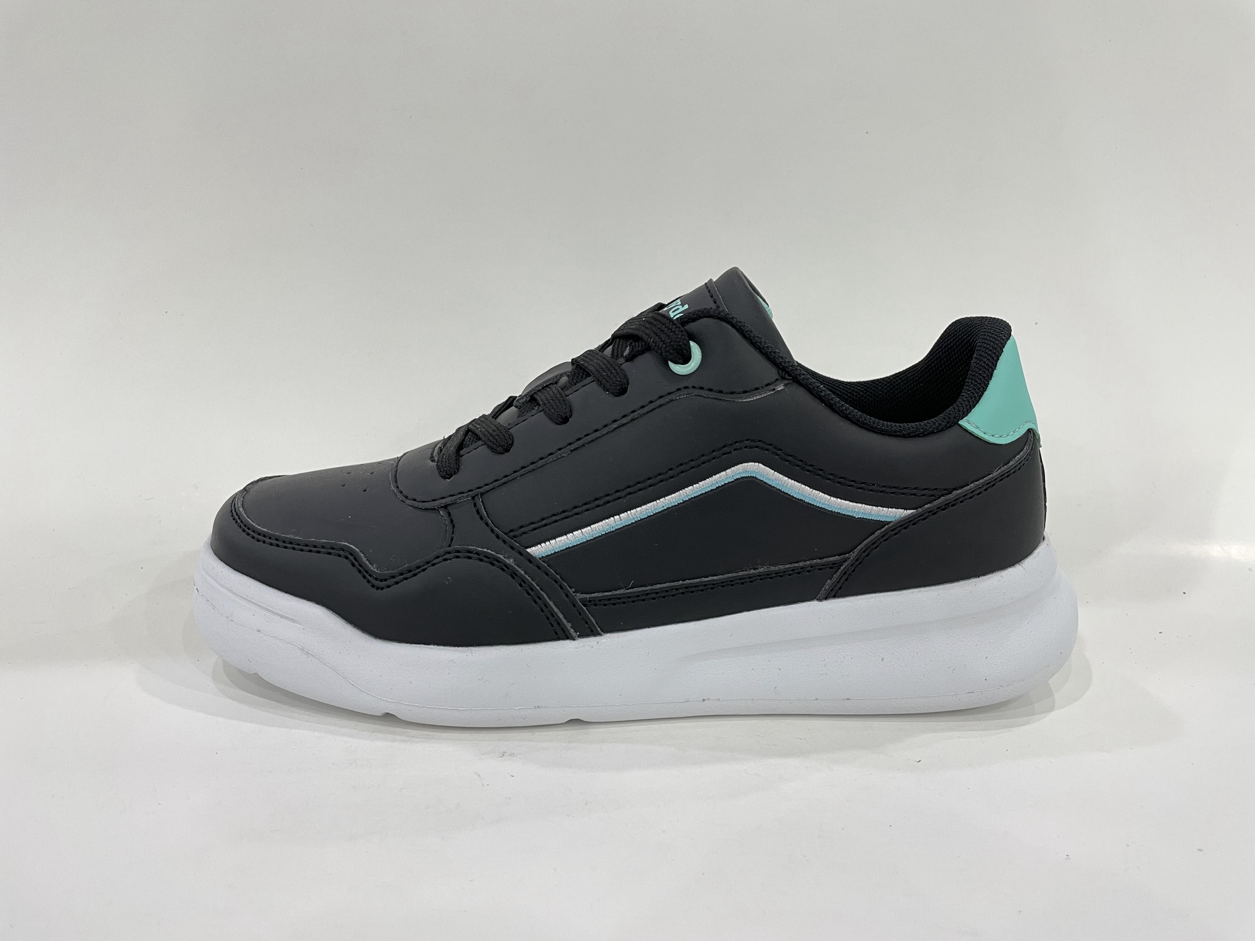 Women's sneaker