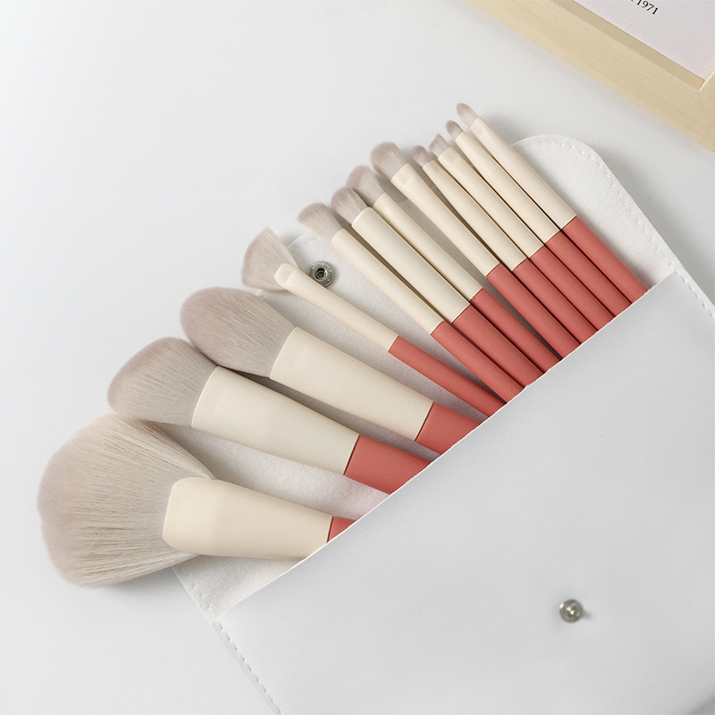 Holiday collection 12 pcsmakeup brush set eye shadow concealer blush powder brush