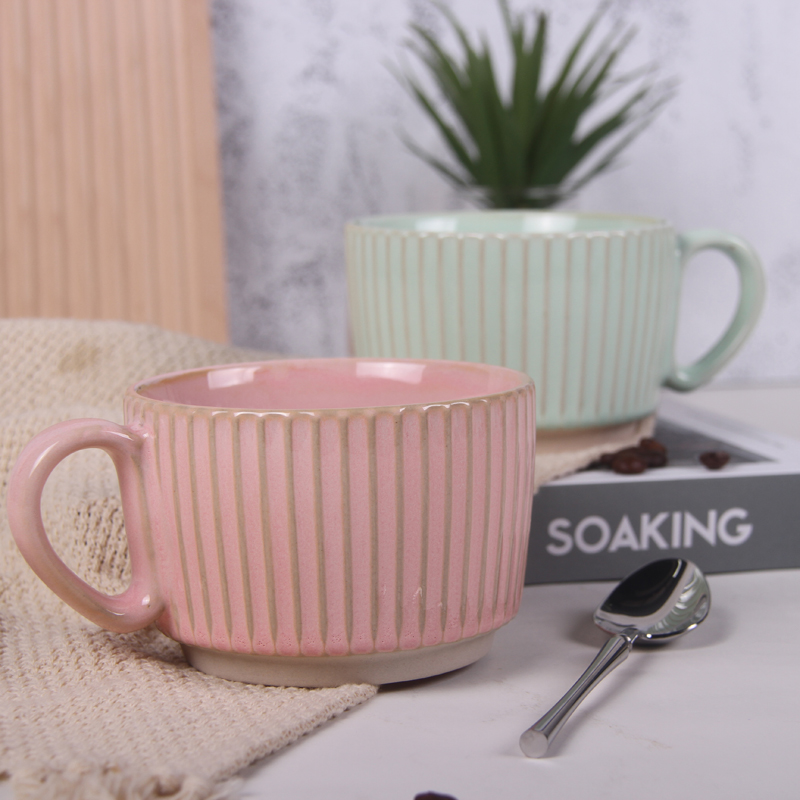 2、Delicate Striped Cup