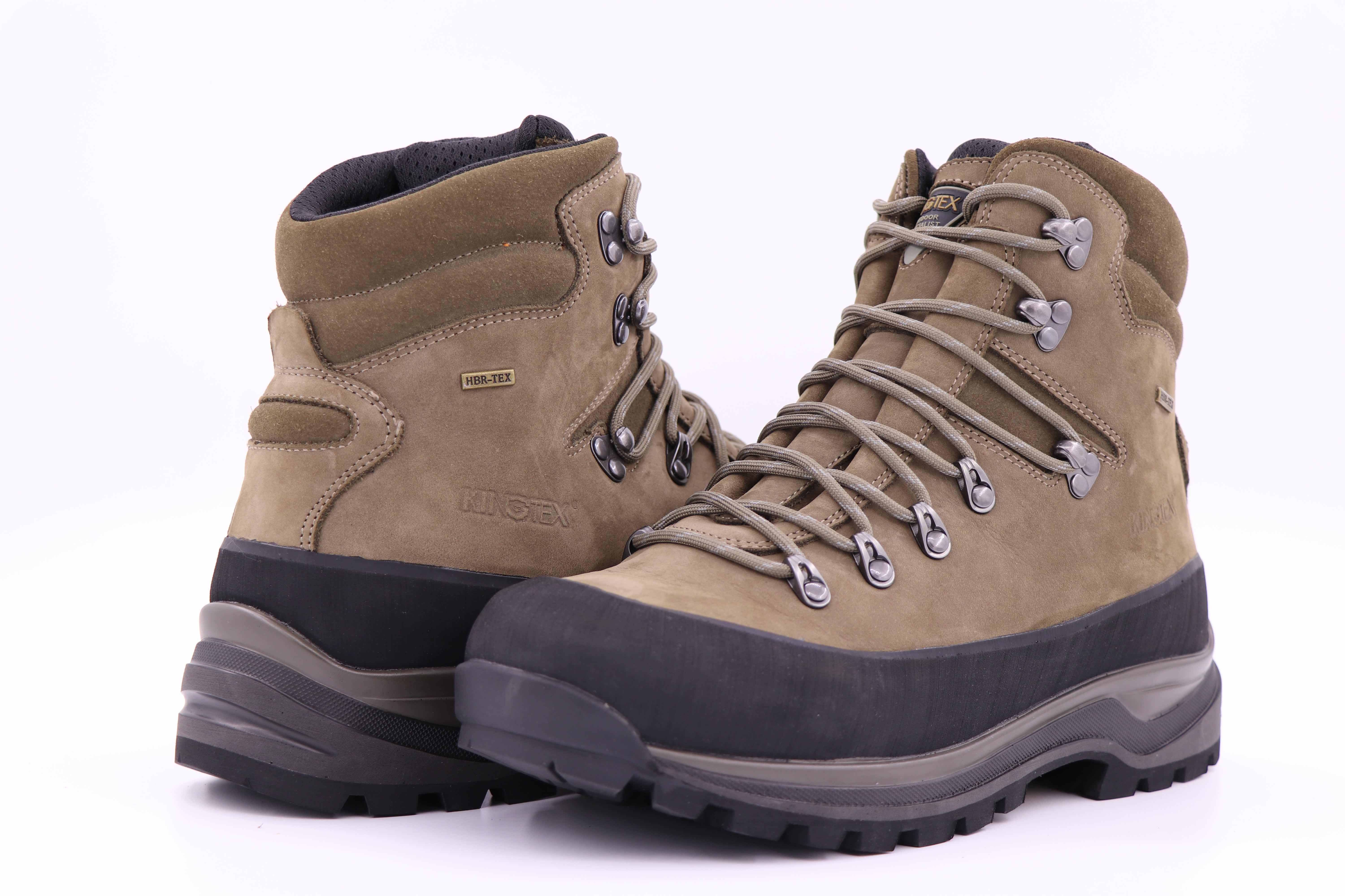 D11328 Mountaineering Boots