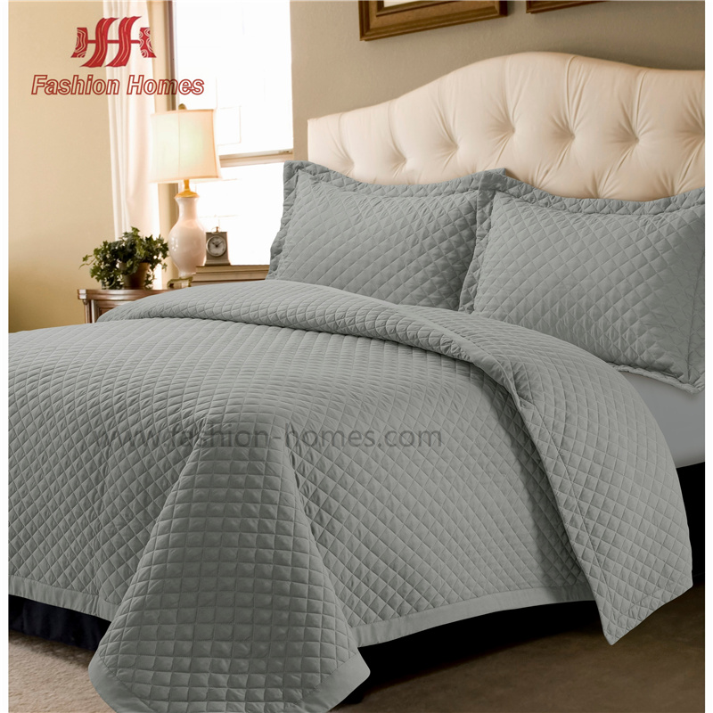 Soft washed quilts with diamond Pattern
