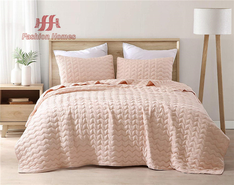 Super Soft Microfiber Elegant Pre-washed Wave Embroidery Quilt