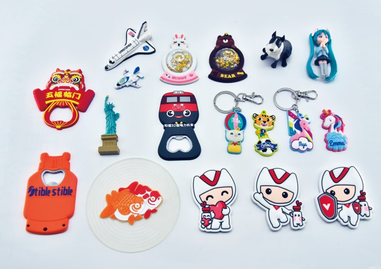 PVC KEYCHAIN,BOTTLE OPENER corscrew crafts metal corkscrew