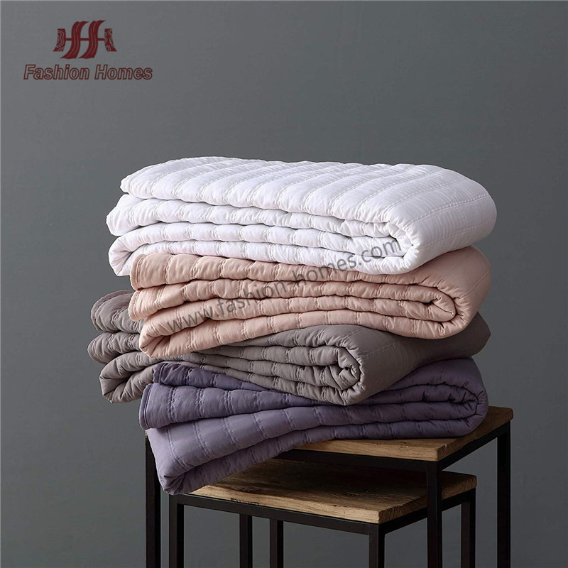 Soft Pre-washed Microfiber Embroidery Quilt