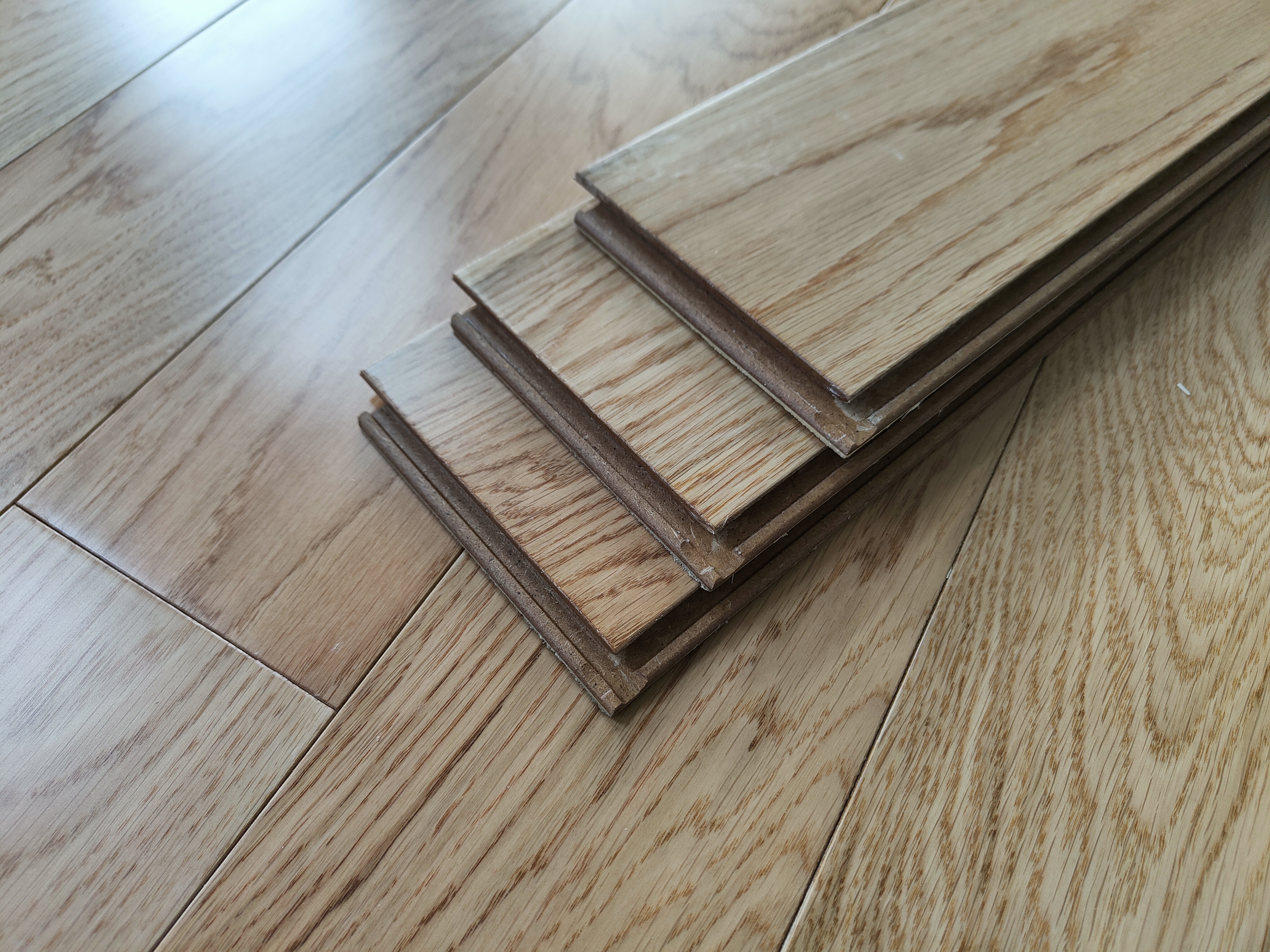 工程橡木地板硬木工厂直销自用家居装饰