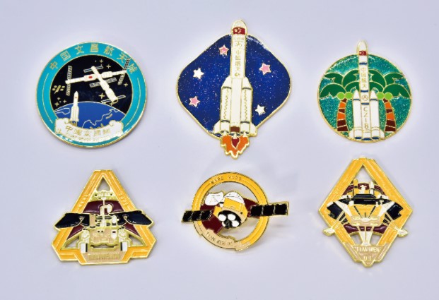 Customize lapel pin