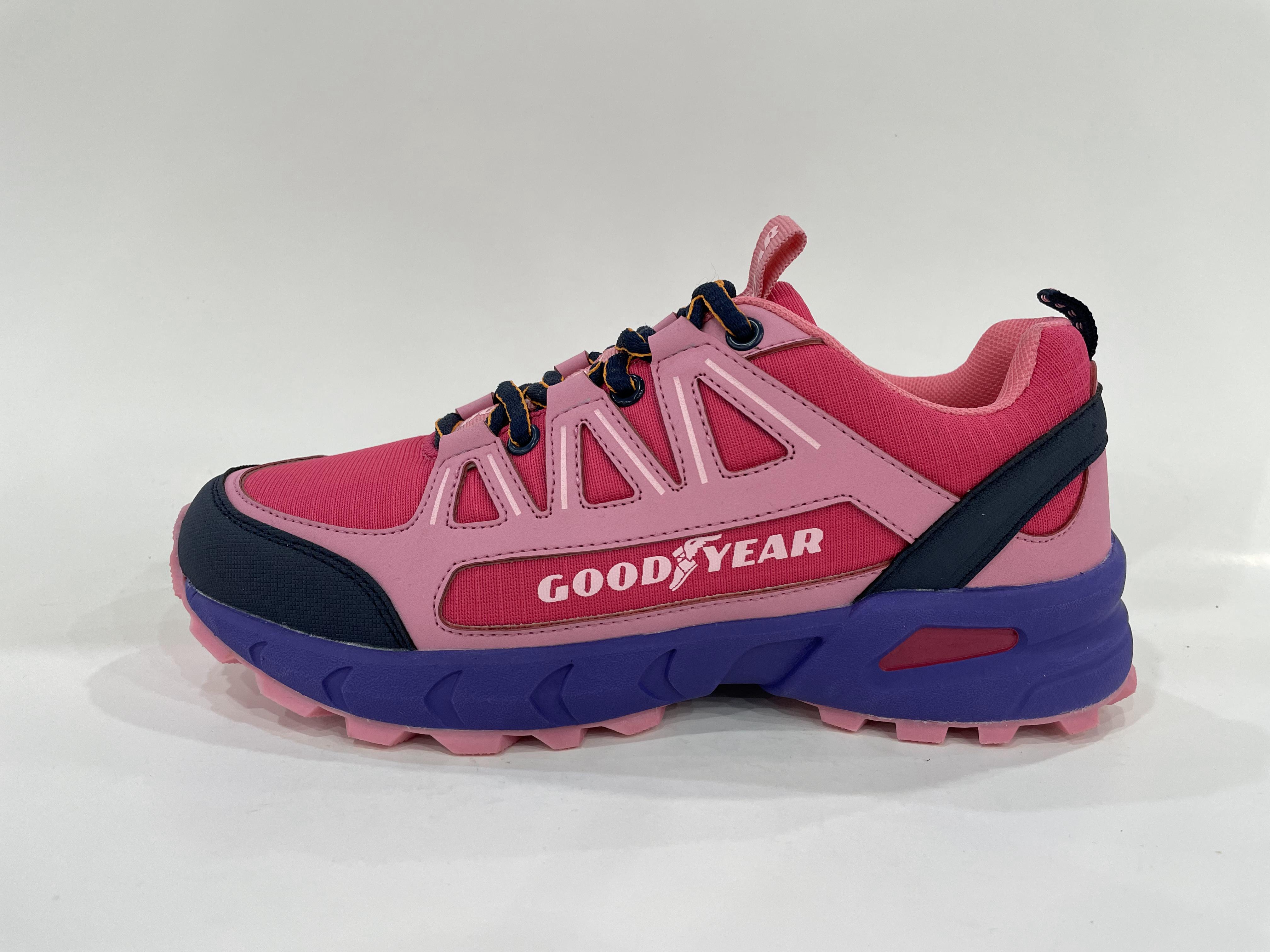 Sport shoe