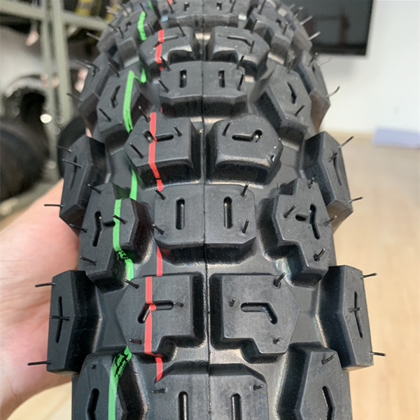 Motorcycle tire 90/90-18