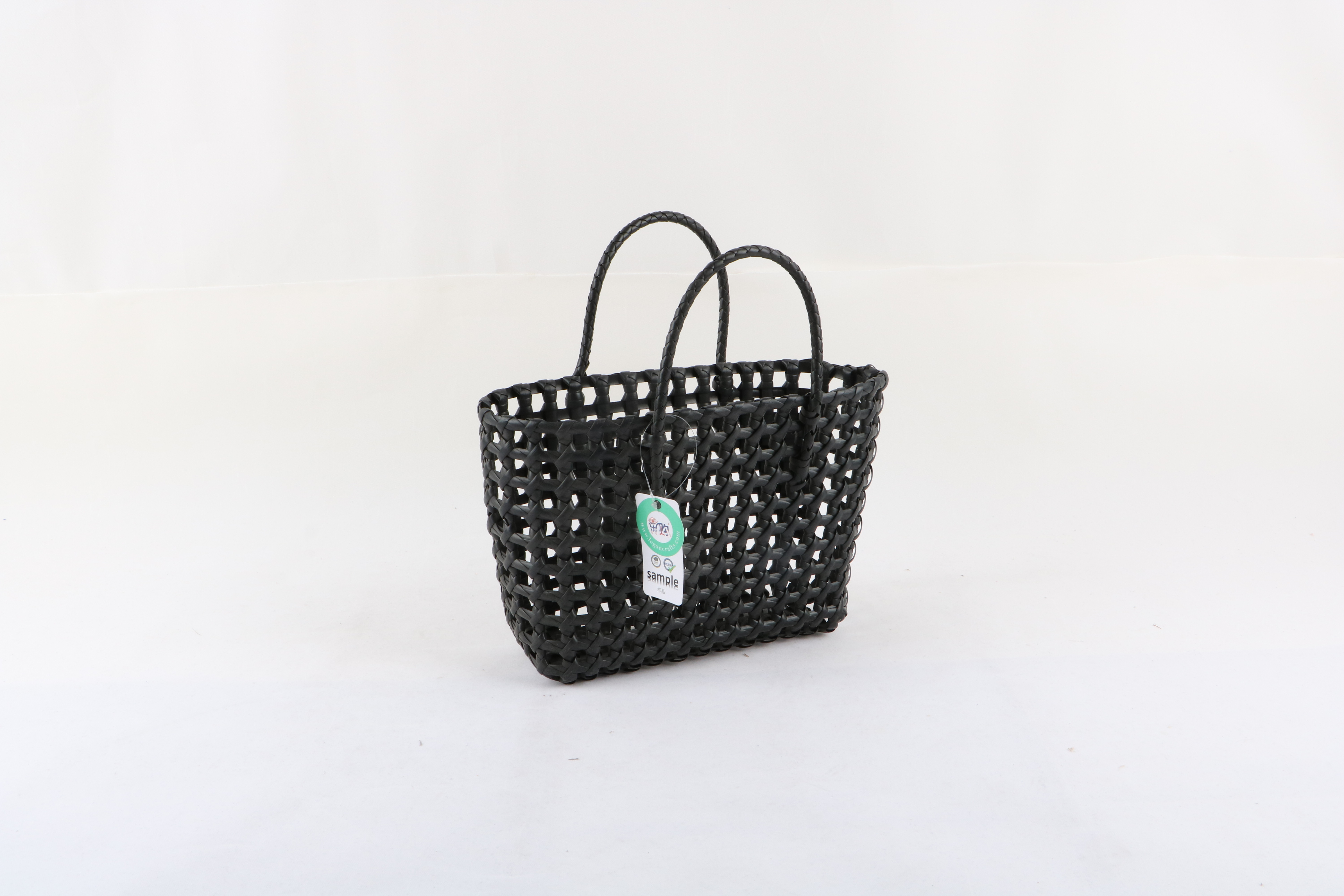 Storage basket