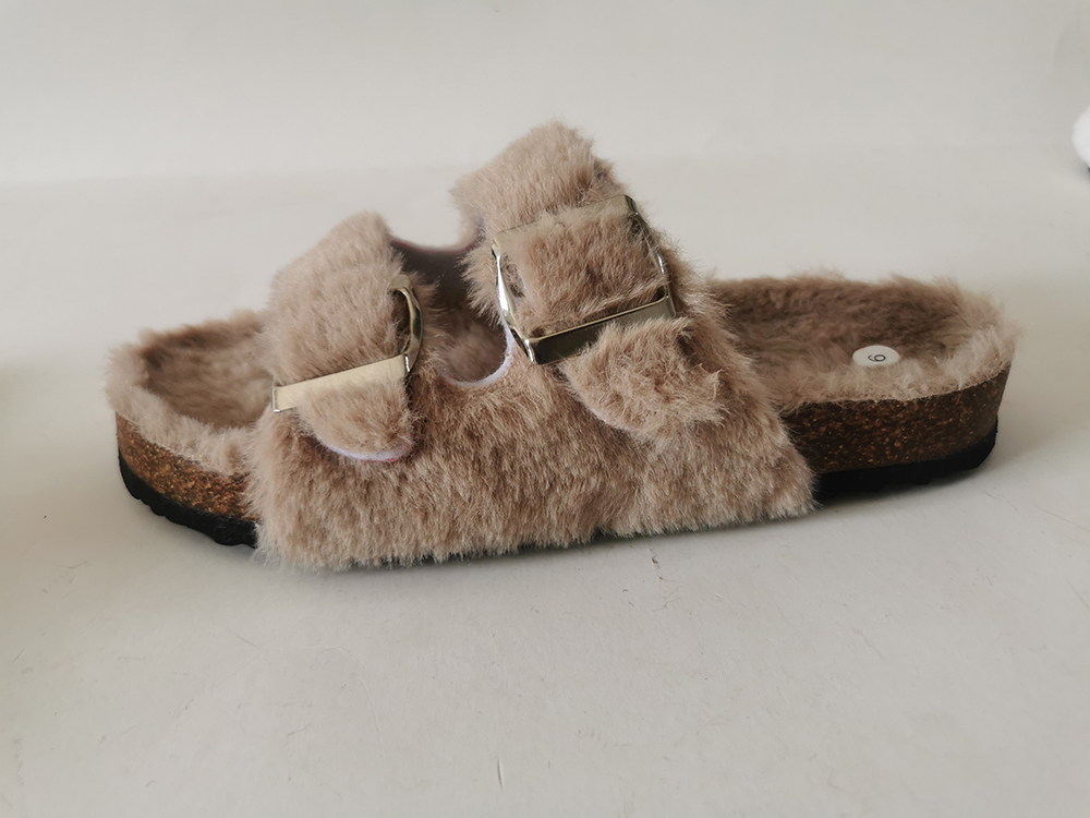 Winter indoor fur mop